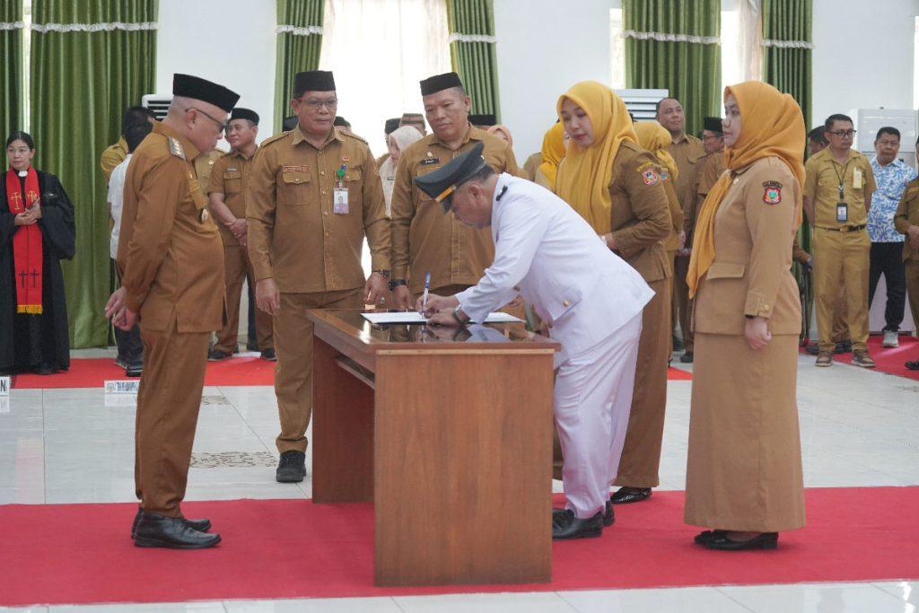 Bupati Gorontalo, Sofyan Puhi, Lantik 224 Pejabat